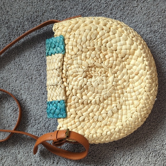 2 For $20 - Straw crossbody bag - Picture 4 of 4